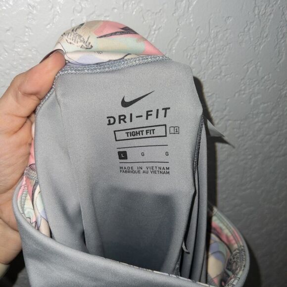 New Nike Gray Floral Dri Fit Tight Fit Cropped Leggings Size Large - Picture 8 of 10